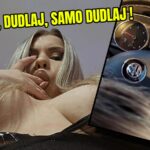 Natalija Mitrović dudla kurac u autu - onlyfans porno video