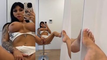 Ilma Barbie drka pičku na stolici