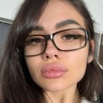 Claudia Anelore pušenje u prirodi