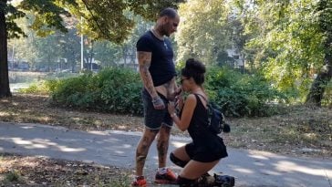 Una Grujić puši kurac u parkiću